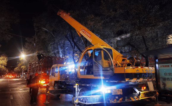 solar bus stop shelter installation